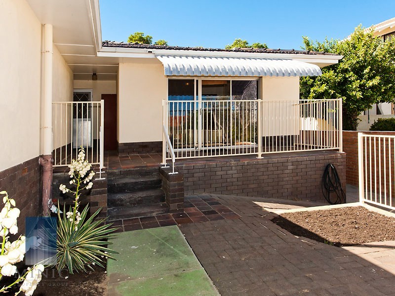 5A Lockhart Street, Como WA 6152