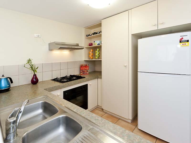 2/20 Gochean Avenue, Bentley WA 6102