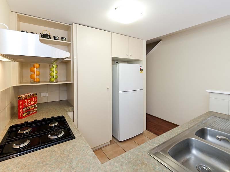 2/20 Gochean Avenue, Bentley WA 6102