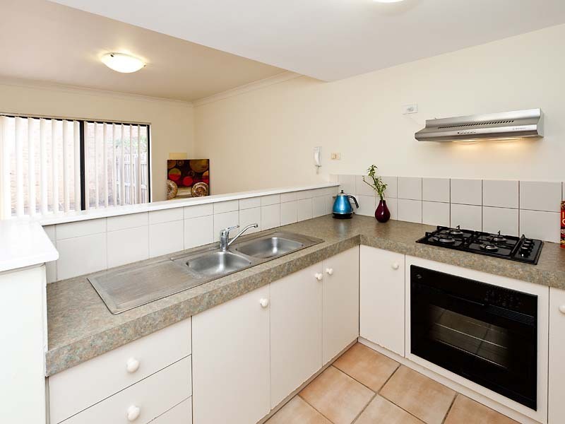 2/20 Gochean Avenue, Bentley WA 6102