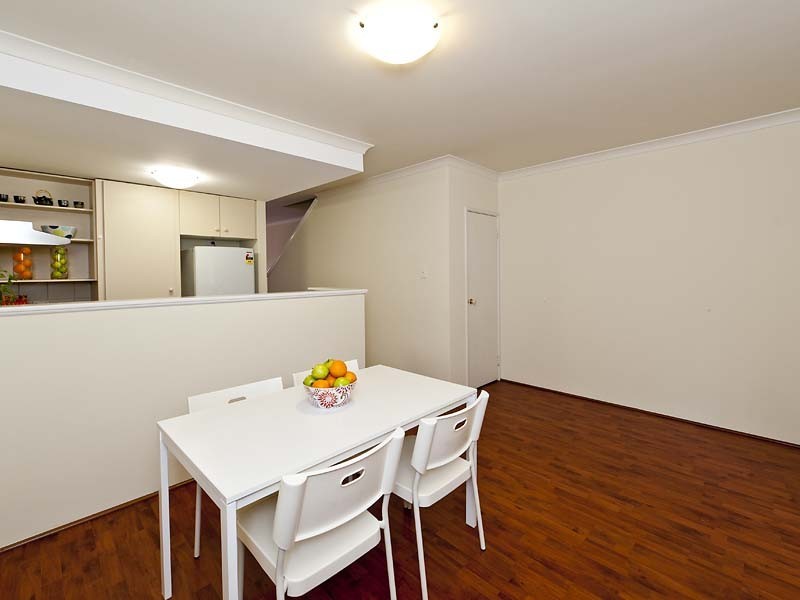 2/20 Gochean Avenue, Bentley WA 6102