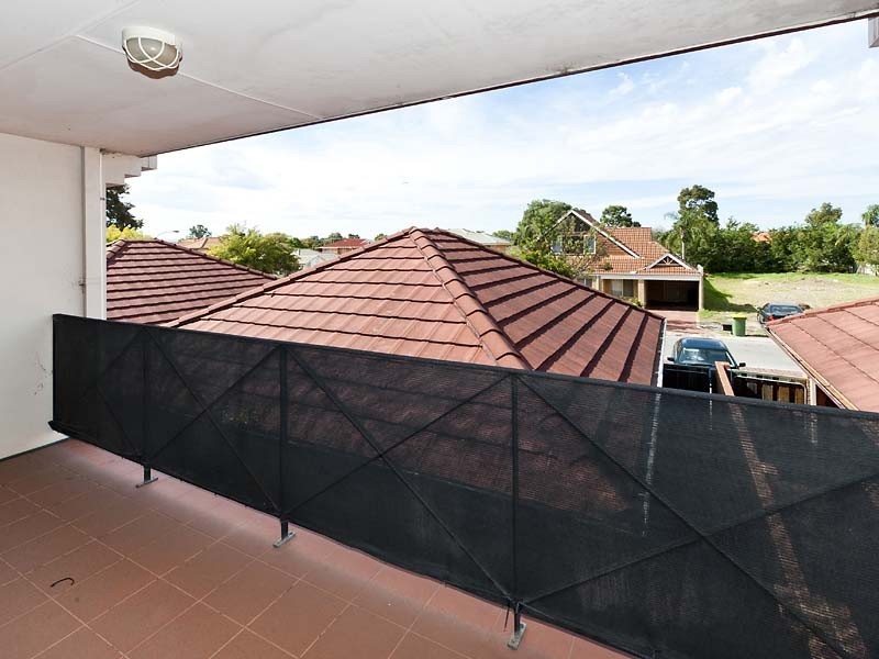 2/20 Gochean Avenue, Bentley WA 6102