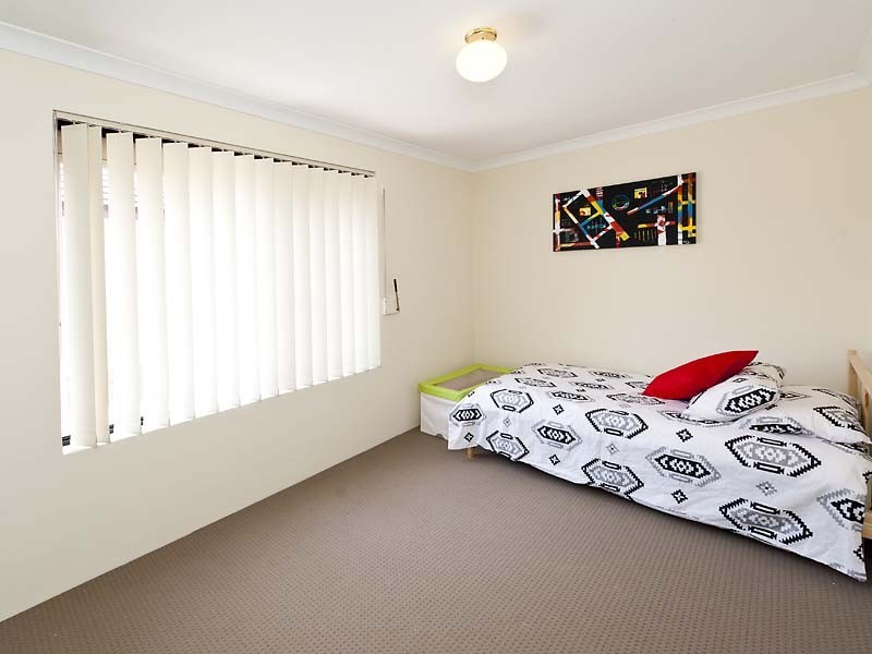 2/20 Gochean Avenue, Bentley WA 6102