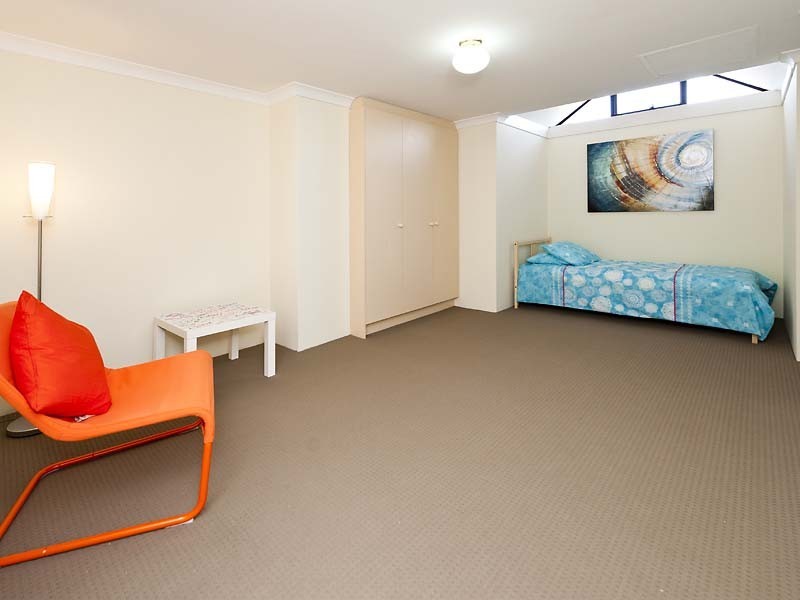 2/20 Gochean Avenue, Bentley WA 6102