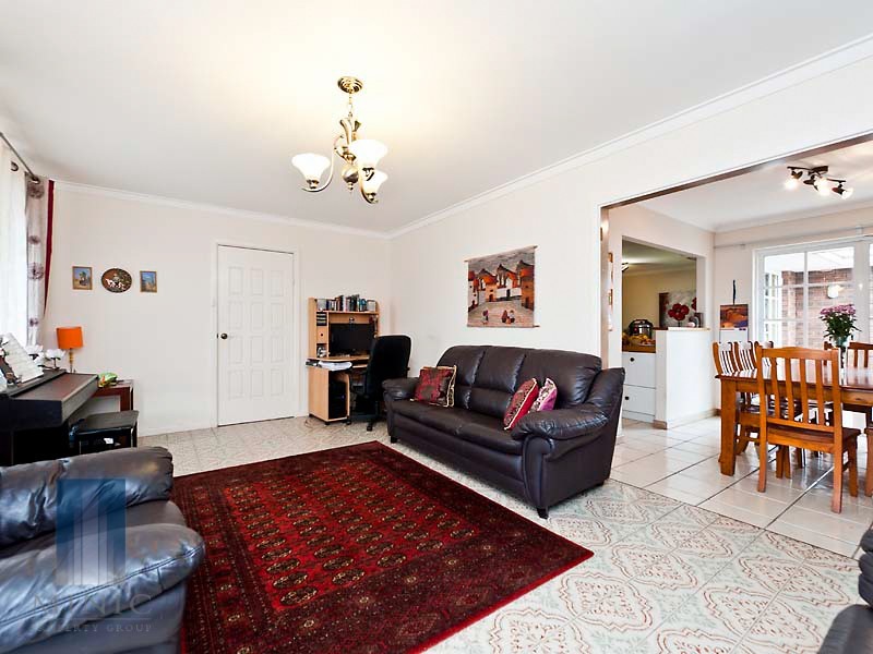 11 Bersica Court, Kardinya WA 6163