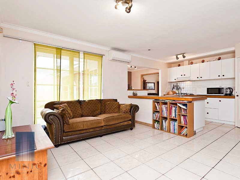 11 Bersica Court, Kardinya WA 6163