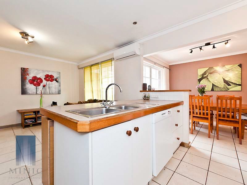 11 Bersica Court, Kardinya WA 6163