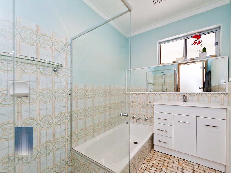 11 Bersica Court, Kardinya WA 6163