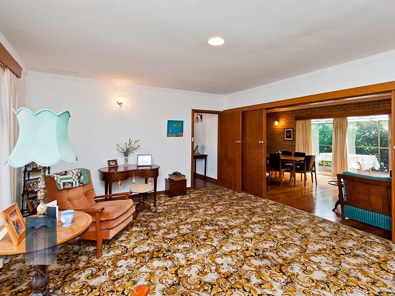 14 Montes Square, Riverton WA 6148