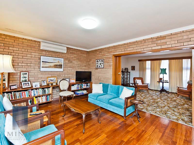 14 Montes Square, Riverton WA 6148