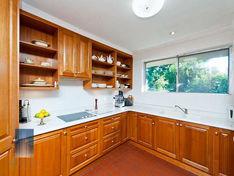 14 Montes Square, Riverton WA 6148