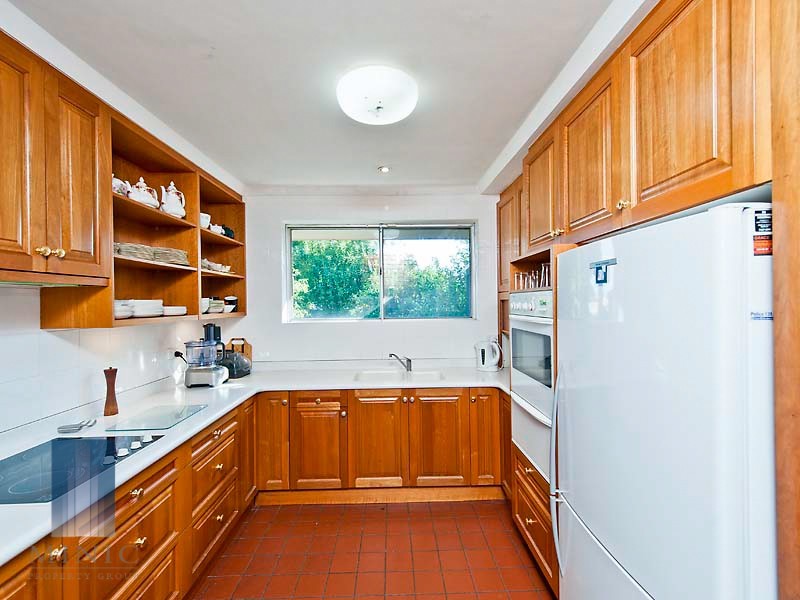 14 Montes Square, Riverton WA 6148