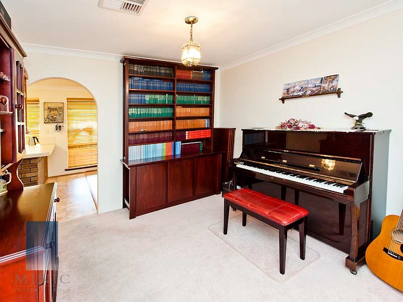 4 Tivella Court, Willetton WA 6155