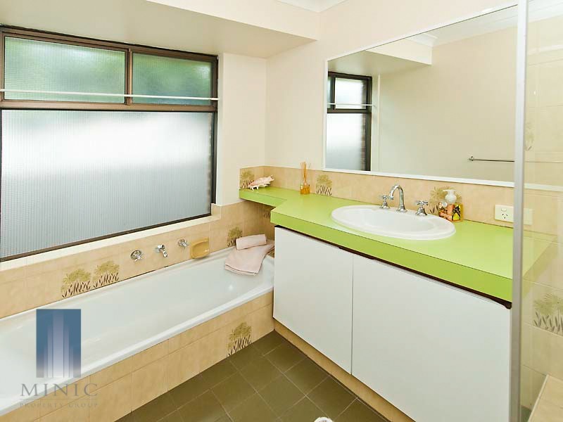 4 Tivella Court, Willetton WA 6155