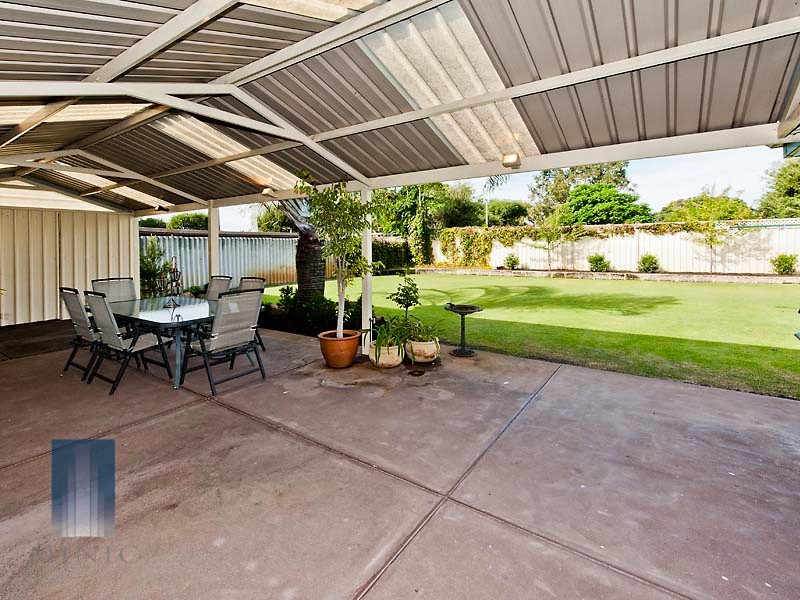 4 Tivella Court, Willetton WA 6155