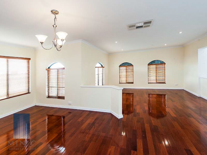 2 Lilly Pilly Lookout, Halls Head WA 6210