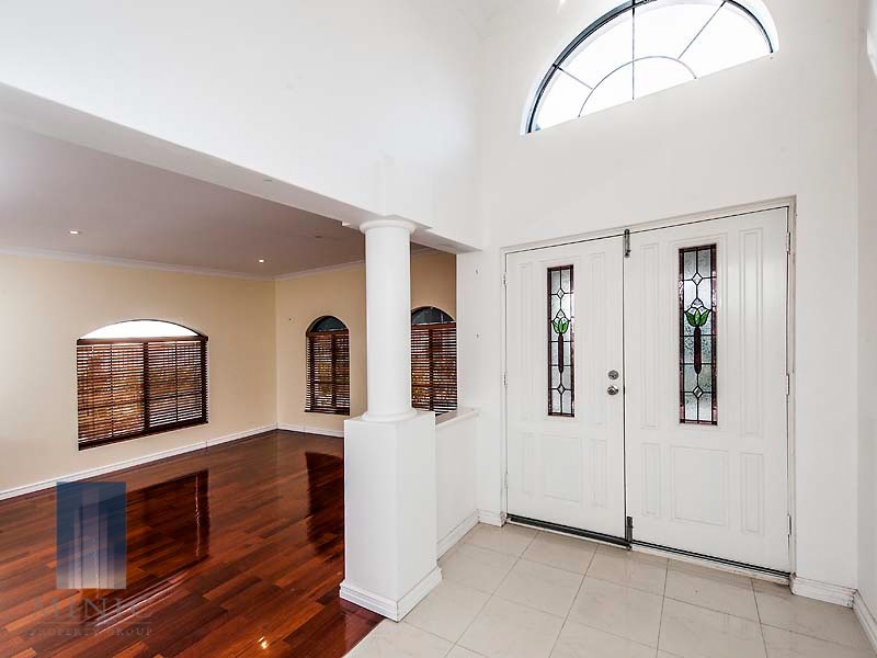 2 Lilly Pilly Lookout, Halls Head WA 6210