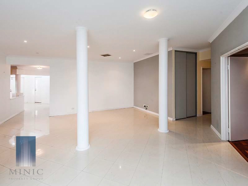 2 Lilly Pilly Lookout, Halls Head WA 6210