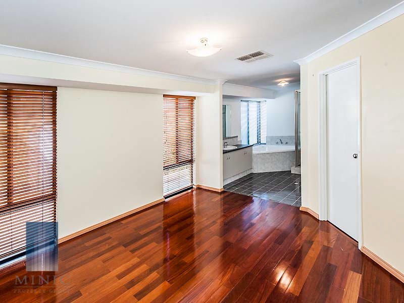 2 Lilly Pilly Lookout, Halls Head WA 6210