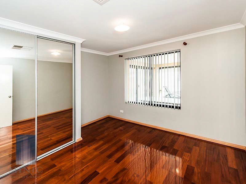 2 Lilly Pilly Lookout, Halls Head WA 6210