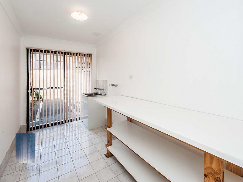 2 Lilly Pilly Lookout, Halls Head WA 6210