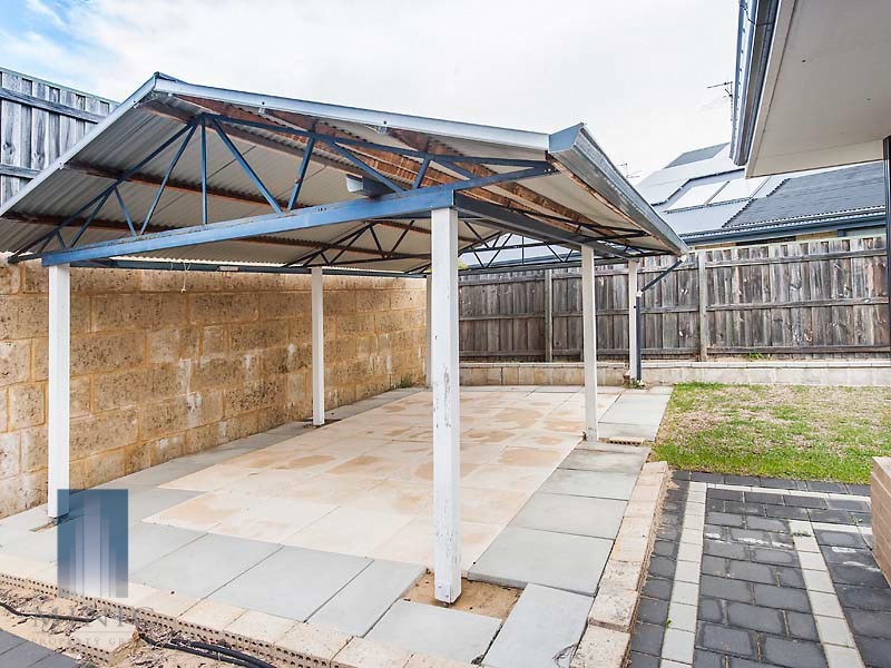 2 Lilly Pilly Lookout, Halls Head WA 6210