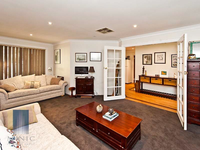 109 Vellgrove Avenue, Parkwood WA 6147