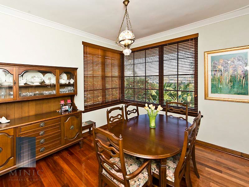 6 Edgewater Road, Salter Point WA 6152