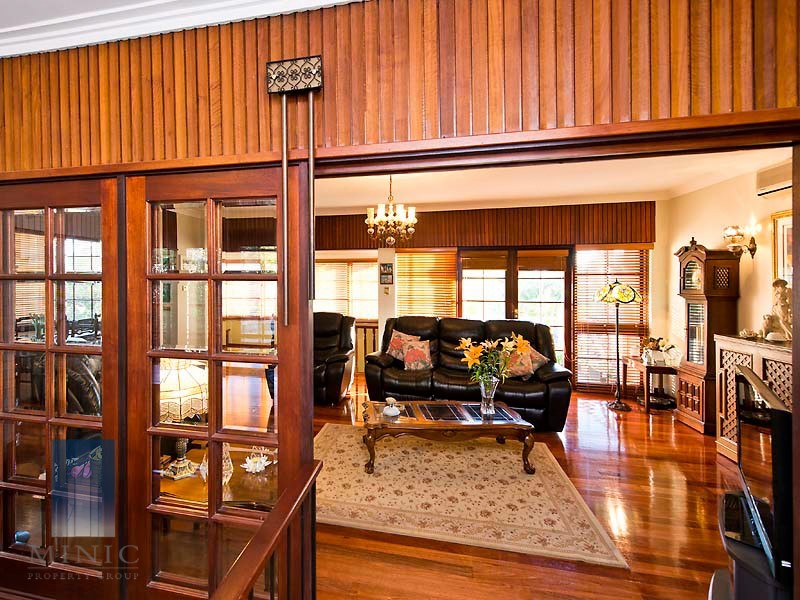 6 Edgewater Road, Salter Point WA 6152