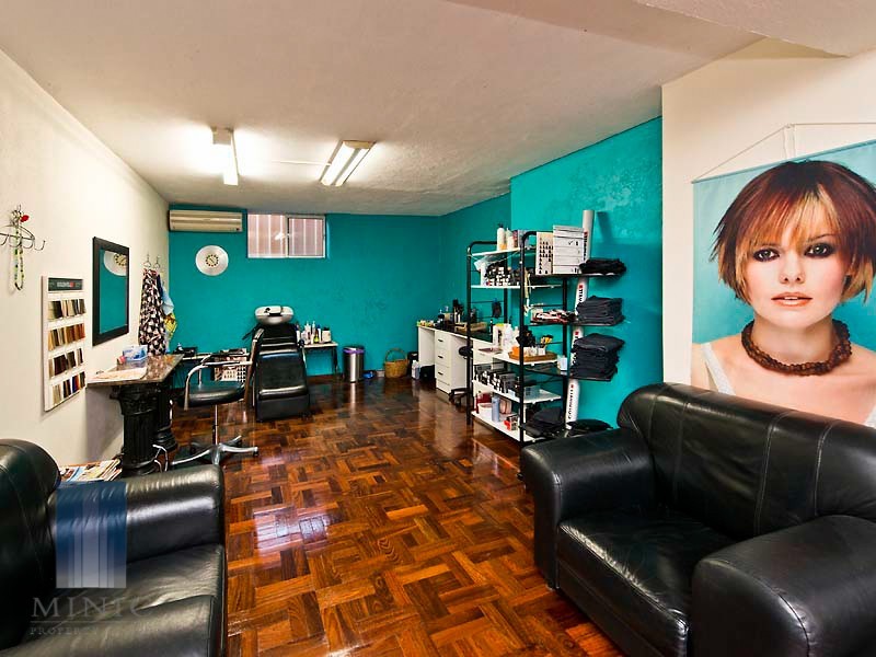 6 Edgewater Road, Salter Point WA 6152