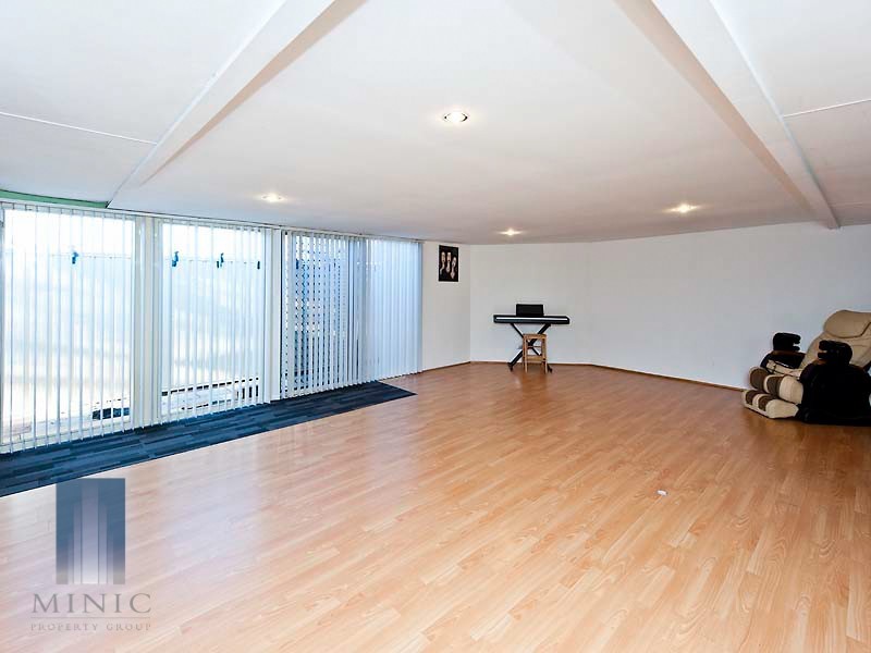 1/18 Surrey Road, Wilson WA 6107