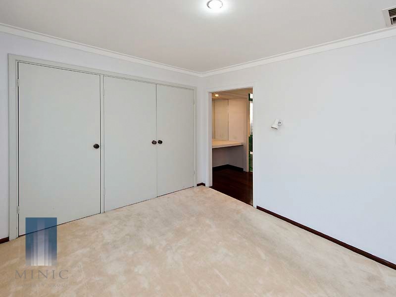 1/18 Surrey Road, Wilson WA 6107