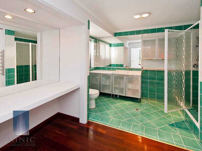 1/18 Surrey Road, Wilson WA 6107