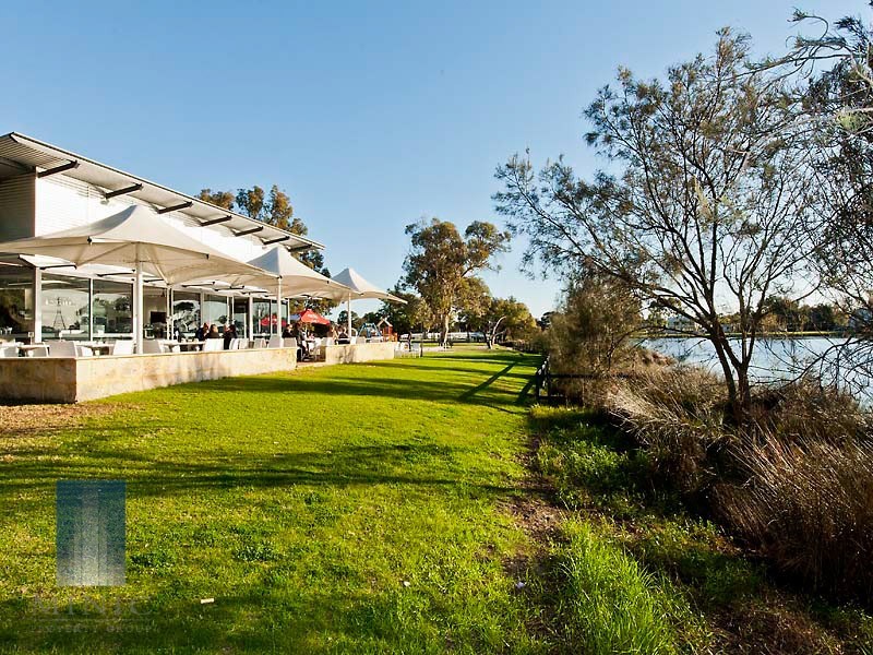 1/18 Surrey Road, Wilson WA 6107