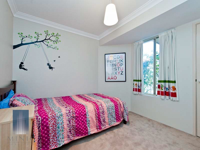 65B Walpole Street, St James WA 6102