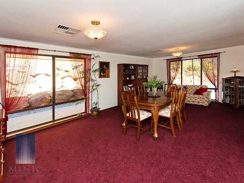 121 Salter Road, Mount Nasura WA 6112