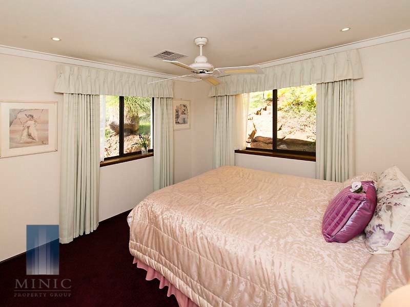 121 Salter Road, Mount Nasura WA 6112