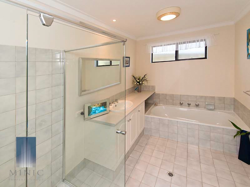 121 Salter Road, Mount Nasura WA 6112