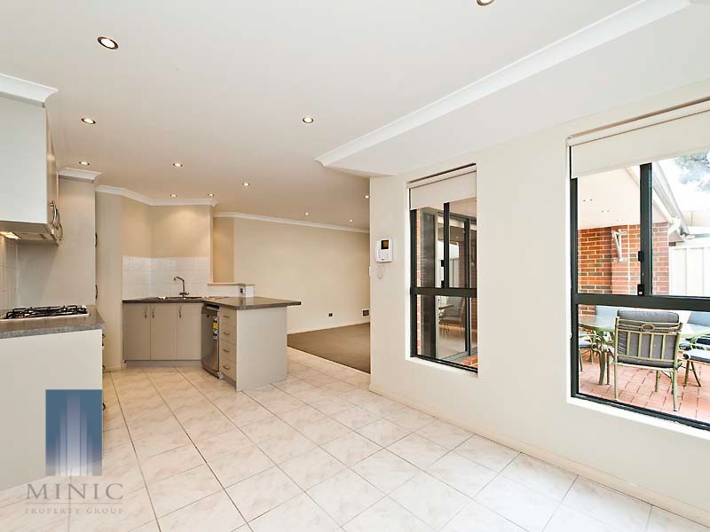 7/4 Valentine Road, Kelmscott WA 6111