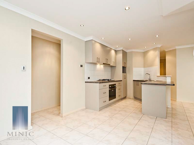 7/4 Valentine Road, Kelmscott WA 6111