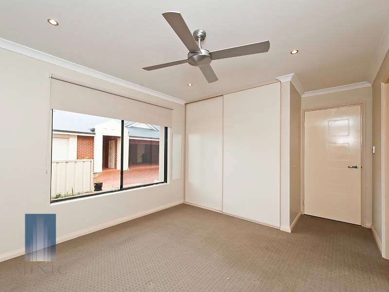 7/4 Valentine Road, Kelmscott WA 6111