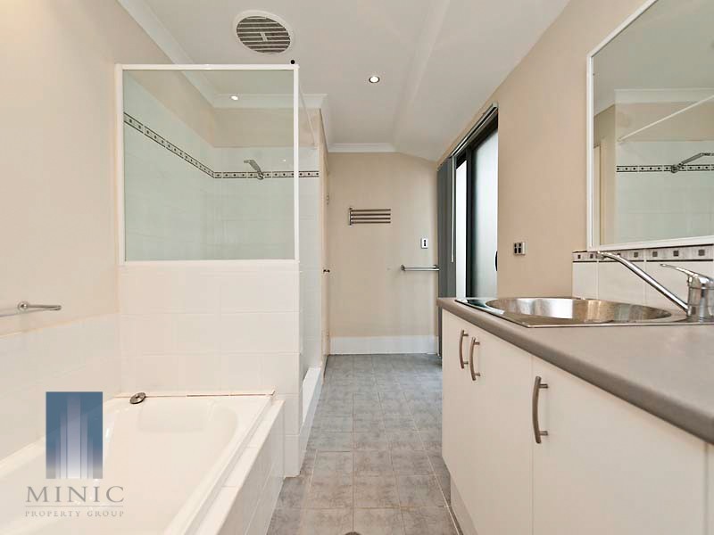 7/4 Valentine Road, Kelmscott WA 6111