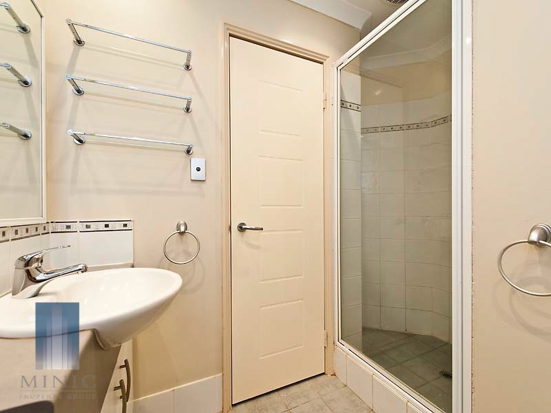 7/4 Valentine Road, Kelmscott WA 6111