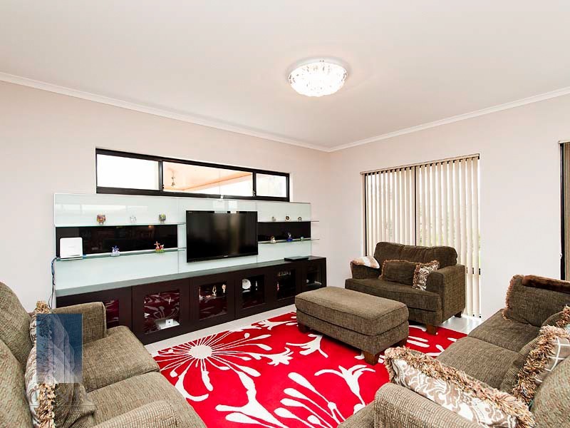 10B Leach Avenue, Riverton WA 6148