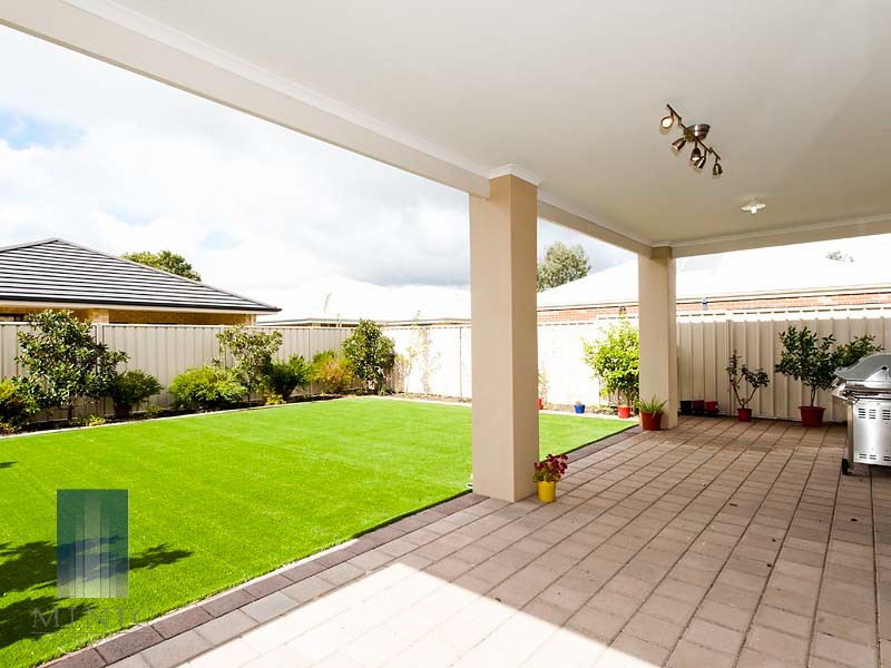 10B Leach Avenue, Riverton WA 6148