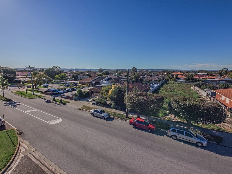 13 Mills Street, Cannington WA 6107