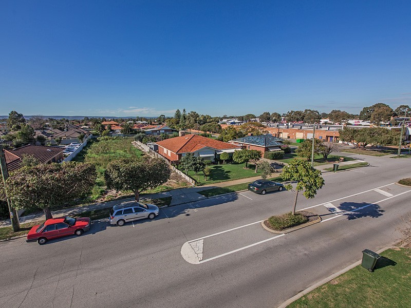 13 Mills Street, Cannington WA 6107