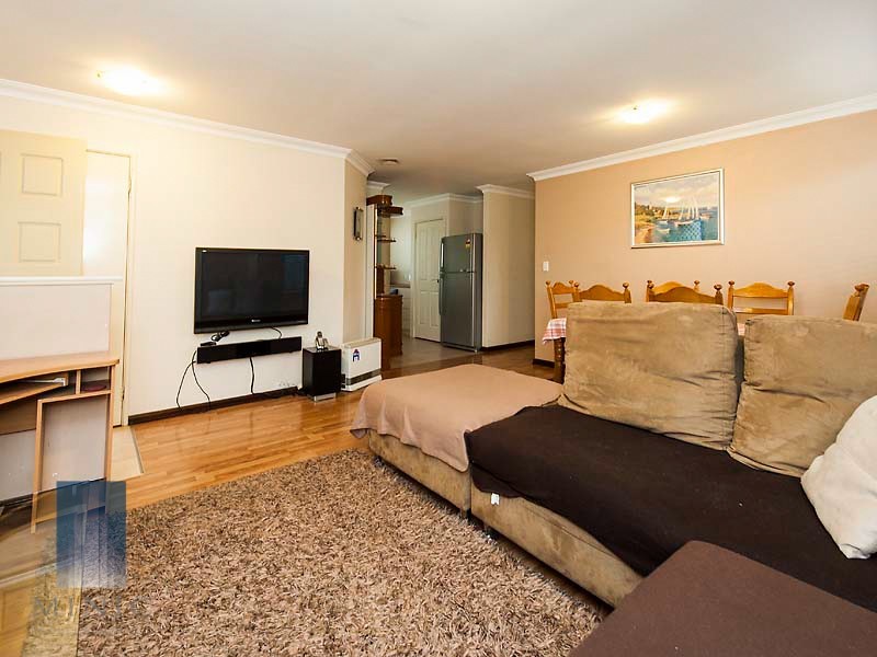 10/10 Leslie Street, Cannington WA 6107