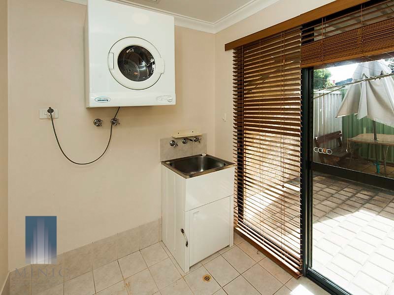 10/10 Leslie Street, Cannington WA 6107