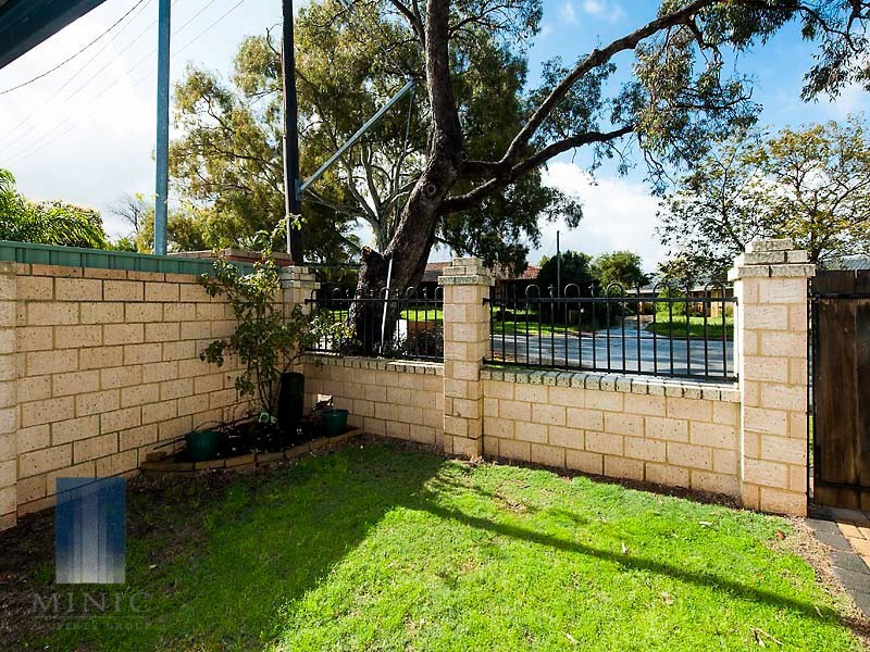 10/10 Leslie Street, Cannington WA 6107